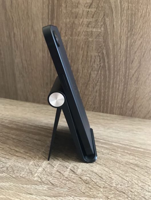 iPhone 16e, 128, black neverlock Операційна система - iOS.