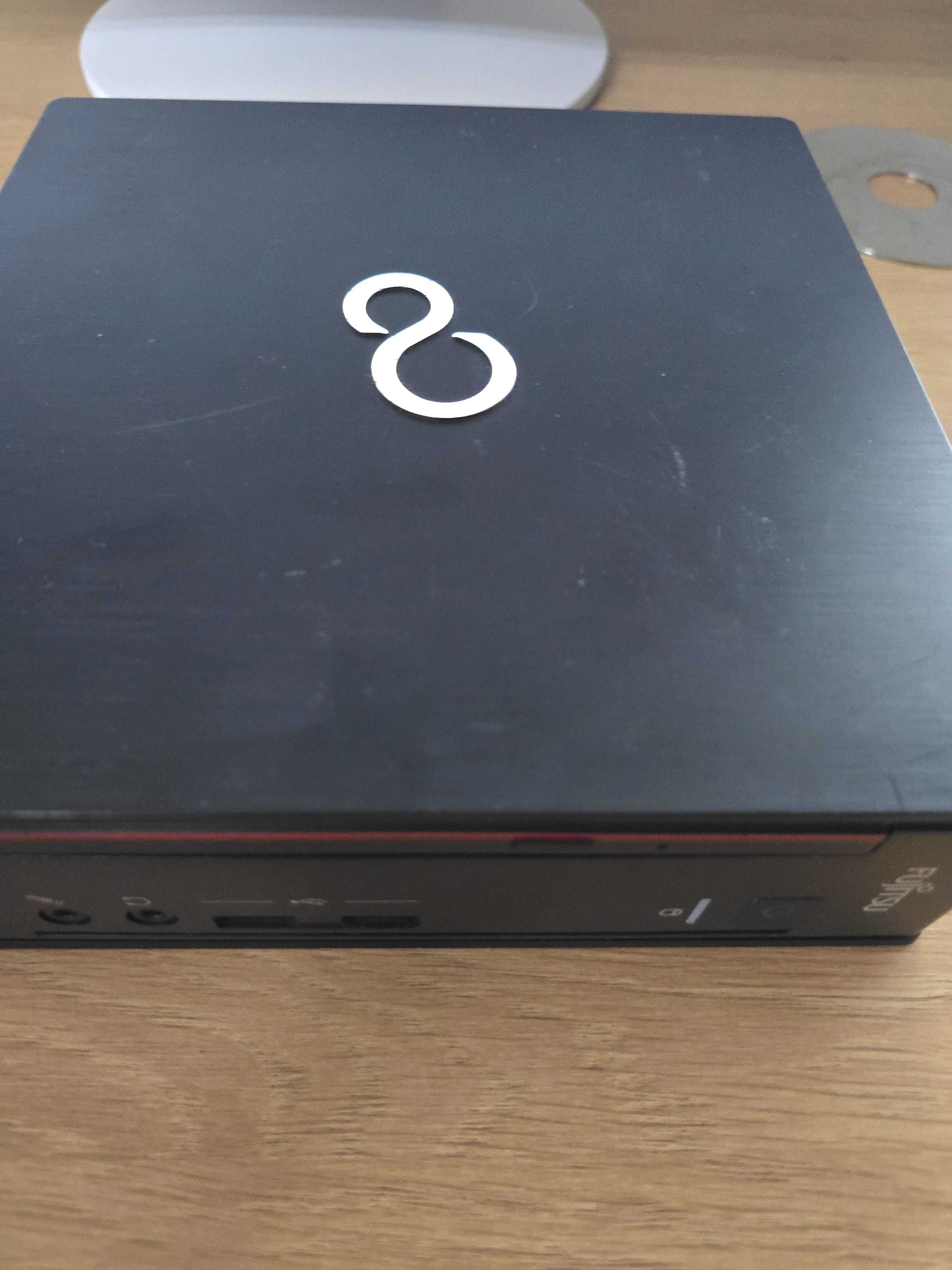 Fujitsu Esprimo Q956 mini PC