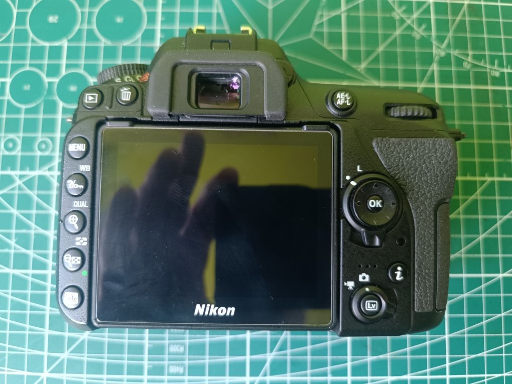 Nikon D7500 + karta pamięci 64GB