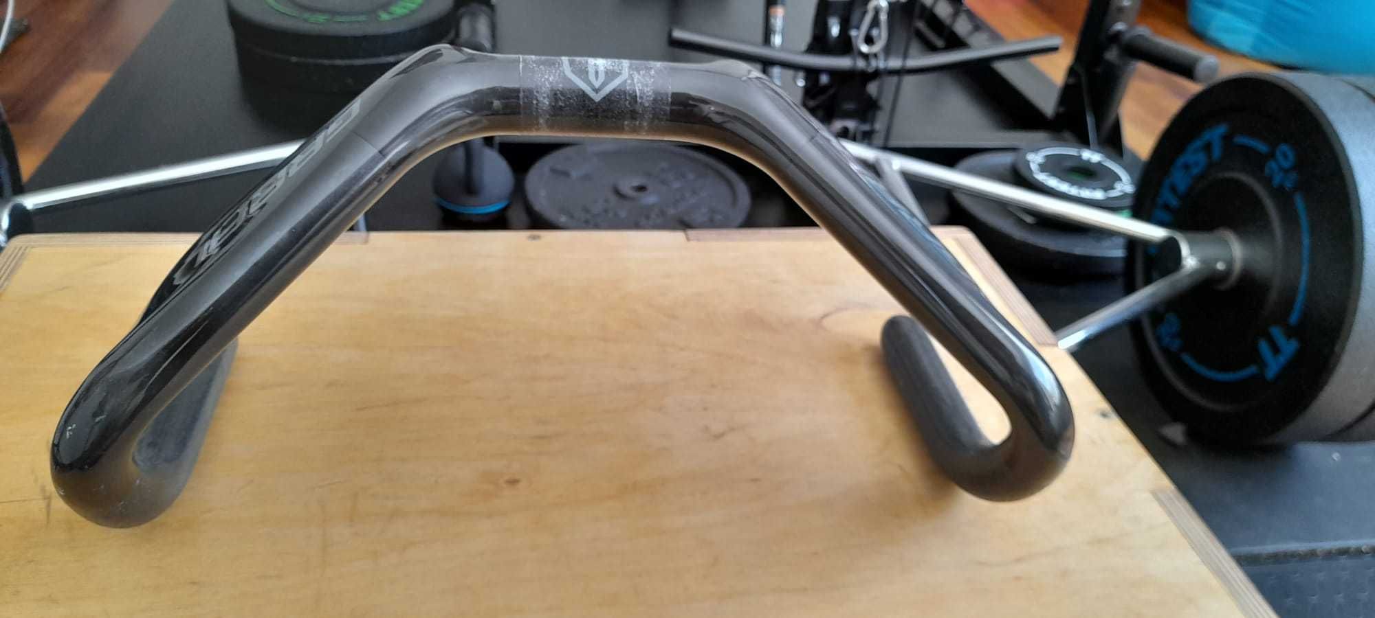 Guiador de carbono para bicicleta de pista