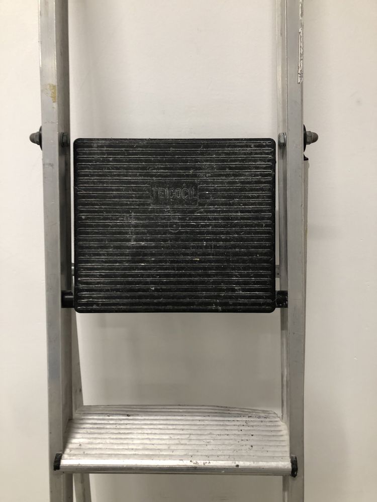 Escadote Profissional Teicocil 4 degraus