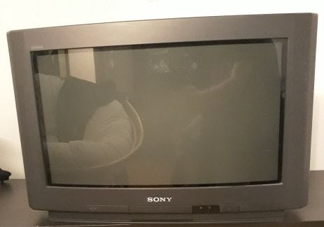 Sony Trinitron Color TV KV-24WX1E