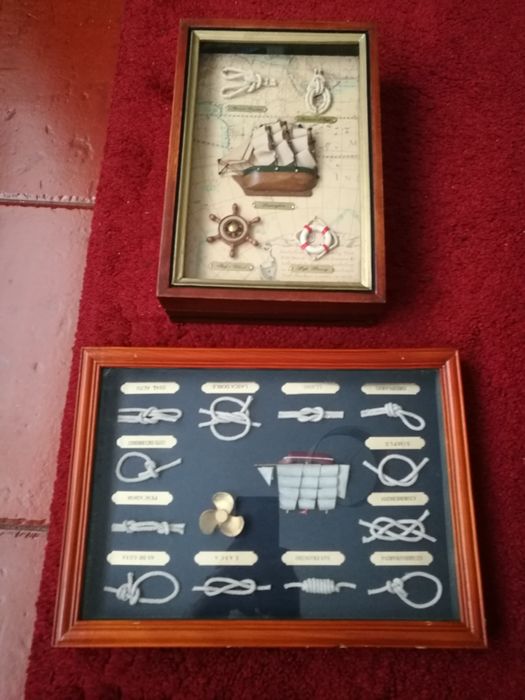 Expositores náuticos com chaveiro