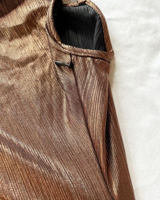 Золота сукня від PLT