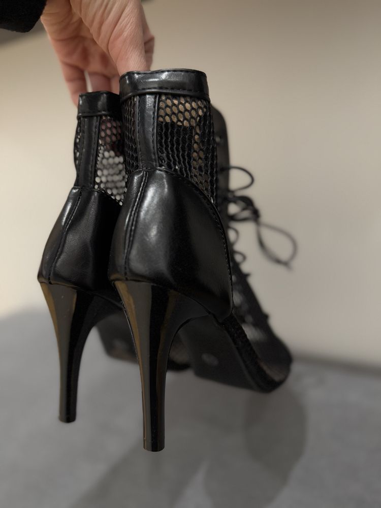 Buty na obcasie high heels szpilki obuwie do tanca