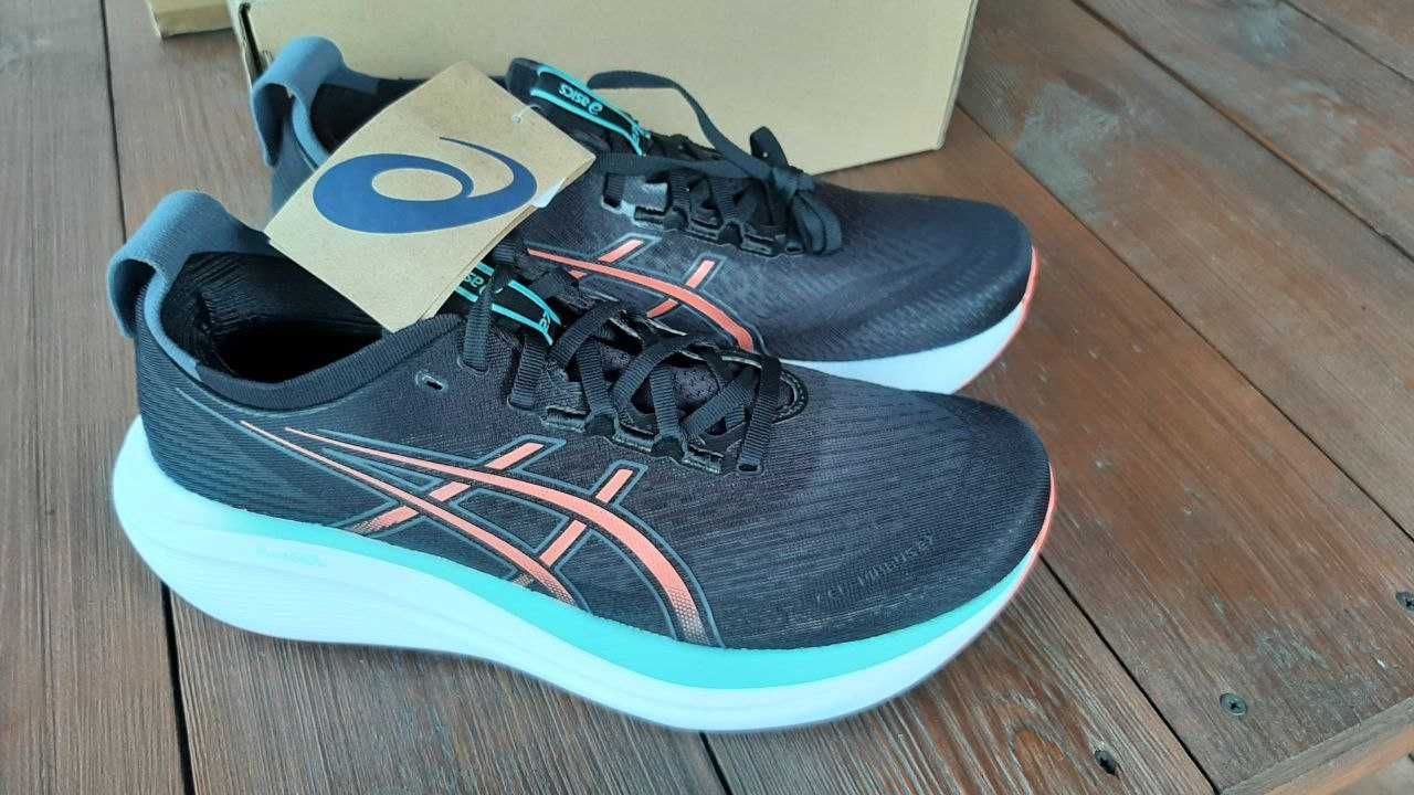 Чоловічі бігові кросівки Asics GEL-NIMBUS 27 1011B958-004
