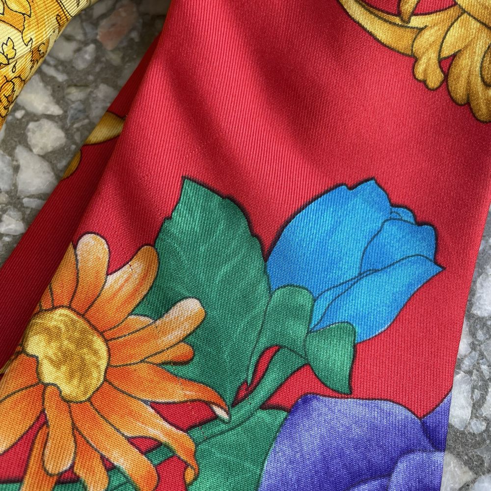 галстуки Gianni versace всі по 349