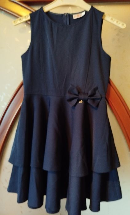 Продам детские одеяла, сарафан для школы