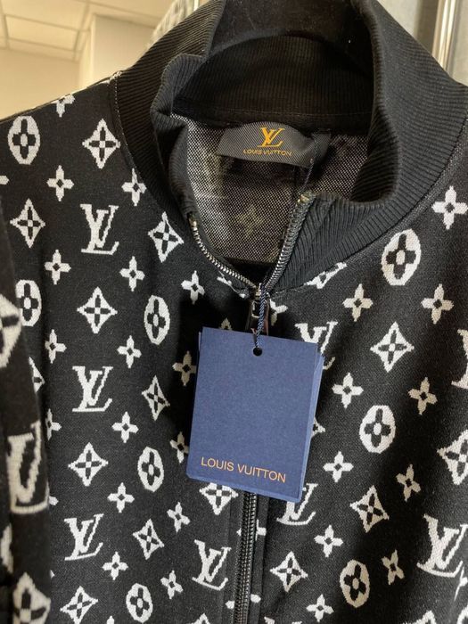 ЖЕНСКИЙ КОСТЮМ LV Спортивный костюм черный на осень/весна люкс S M топ