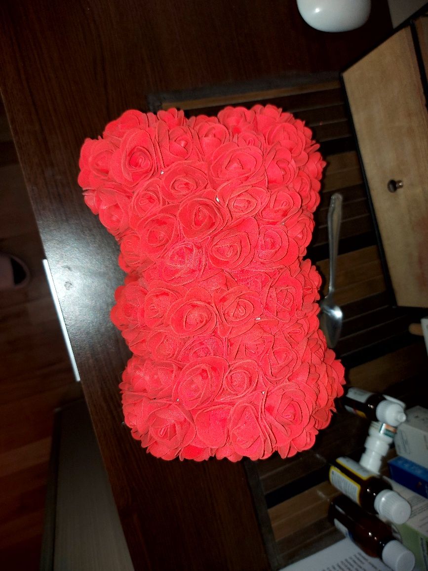 Miś z  różyczek 25 cm