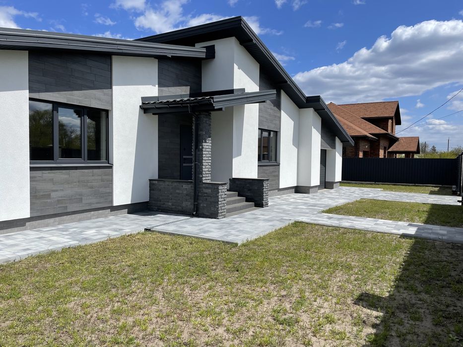 Продам будинок на Спартака біля Дендропарку.