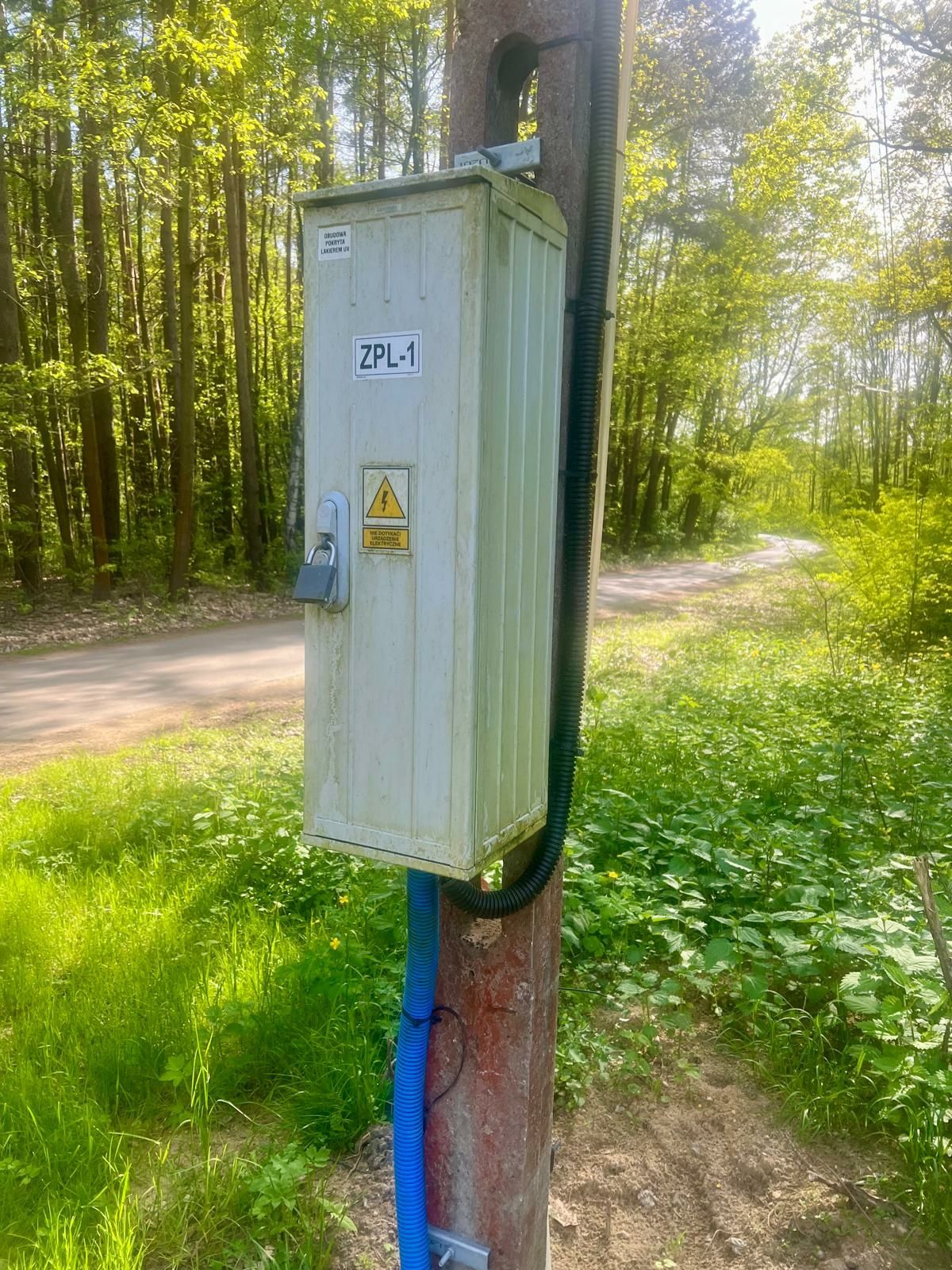 ZESTAW Budowlana skrzynka elektryczna+32m kabla ziemnego+8m kabla alum