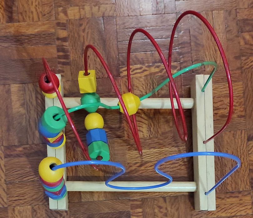 Labirinto em madeira da marca ikea