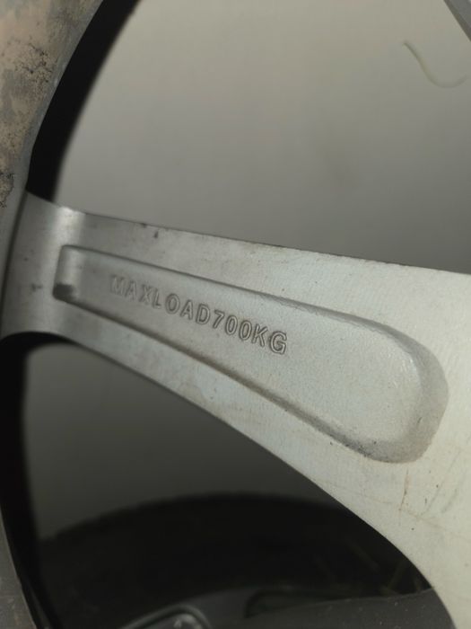 Комплект дисков с шинами