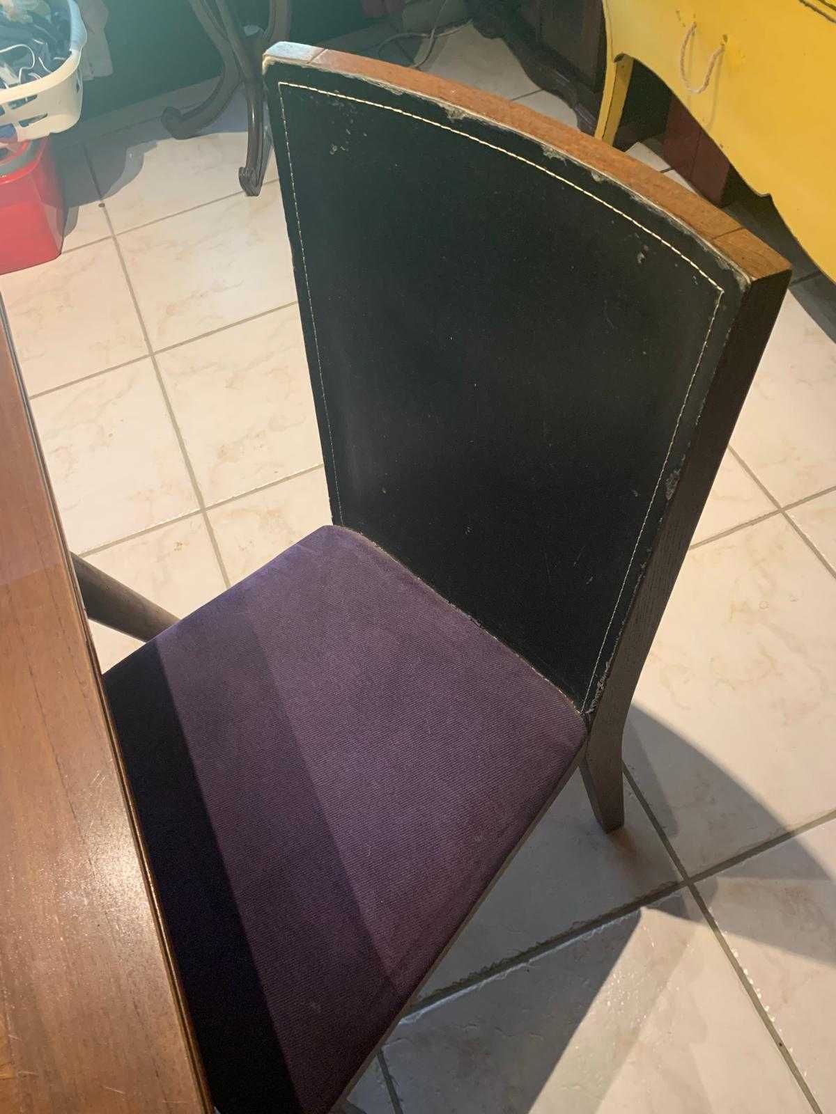 Mesa de sala de jantar com 8 cadeiras