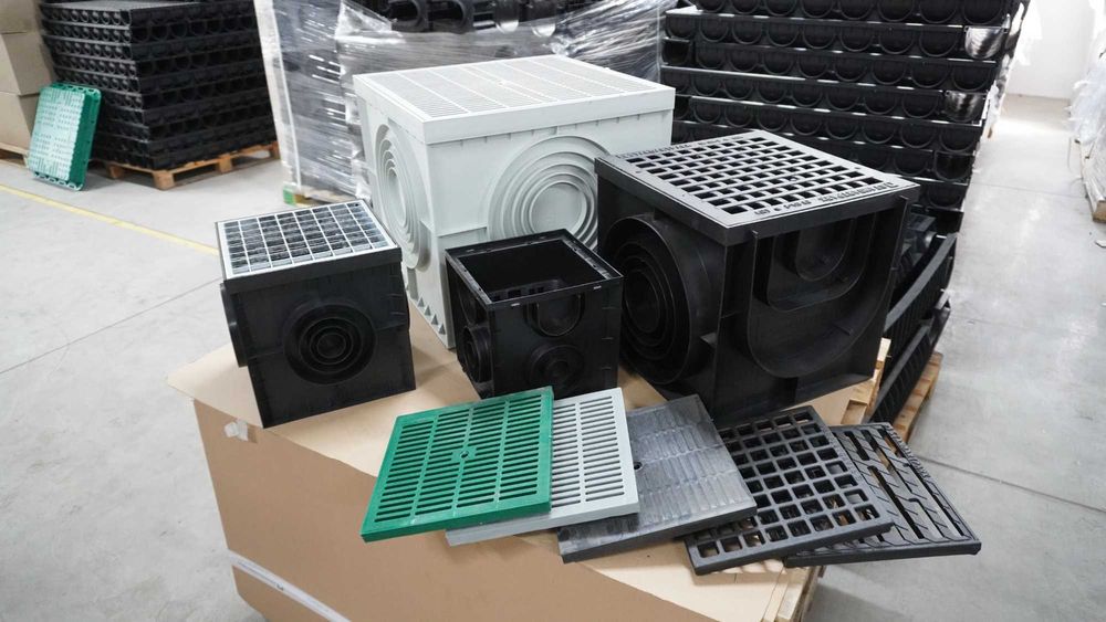 Właz ogrodowy, właz tworzywo sztuczne A15 Czarny