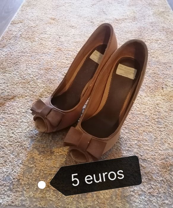 Vende sapatos em óptimo estado de conservação