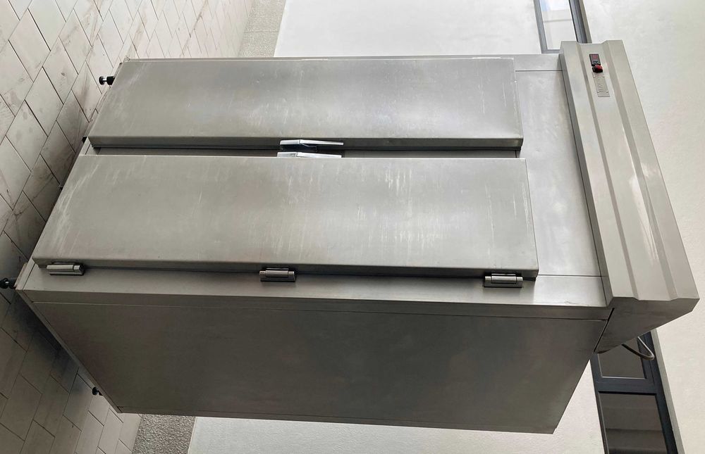 Armário inox refrigerado para tabuleiros pastelaria