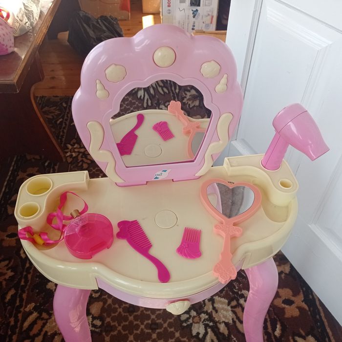 Туалетний іграшковий столик для дівчат