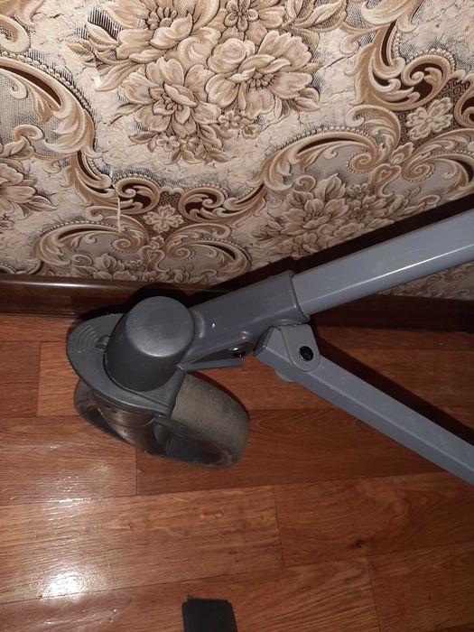 Детская прогулочная коляска