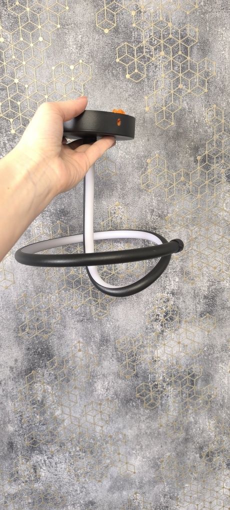 Nowa lampa sufitowa LED