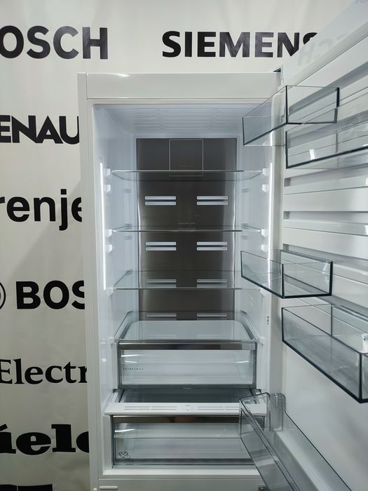Холодильник з морозильною камерою AEG Serie 8000