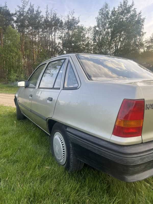 Klasyk. Opel Kadet 1988, automat, cały w oryginale ,40tys km