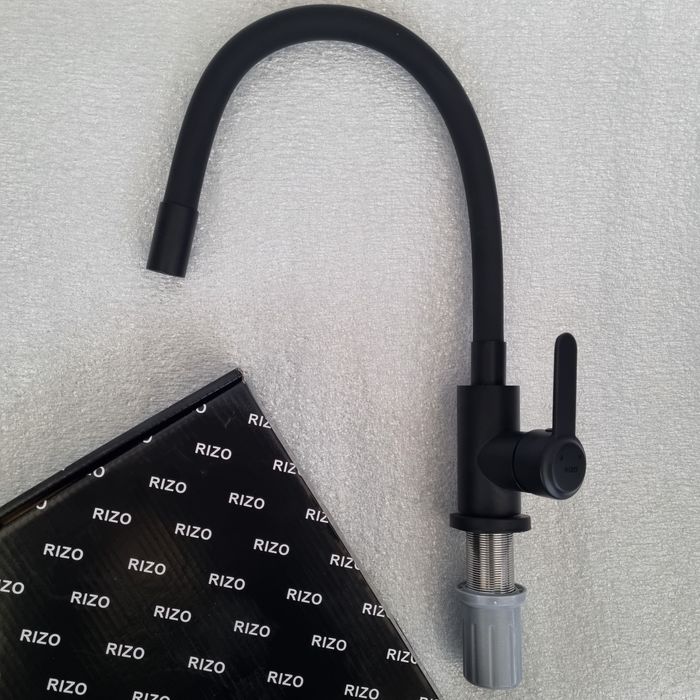 змішувач для кухні чорного кольору ціна вказана без шлангів в комплект