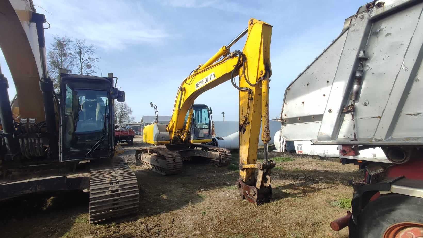 Koparka gąsiennicowa New Holland E215