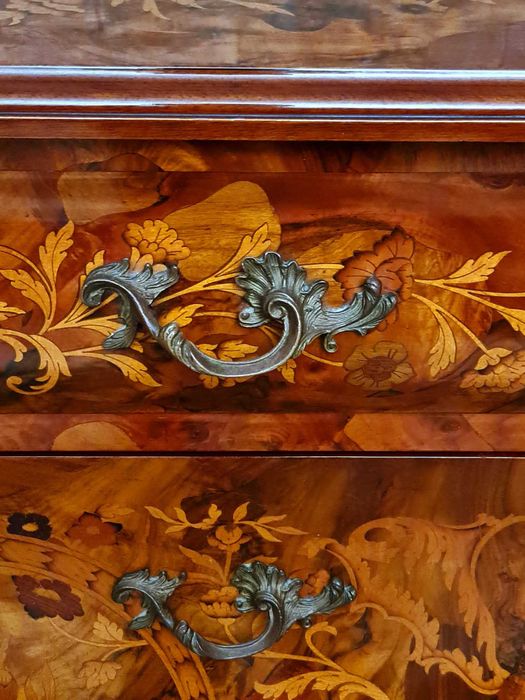 Komoda z przepięknymi intarsjami