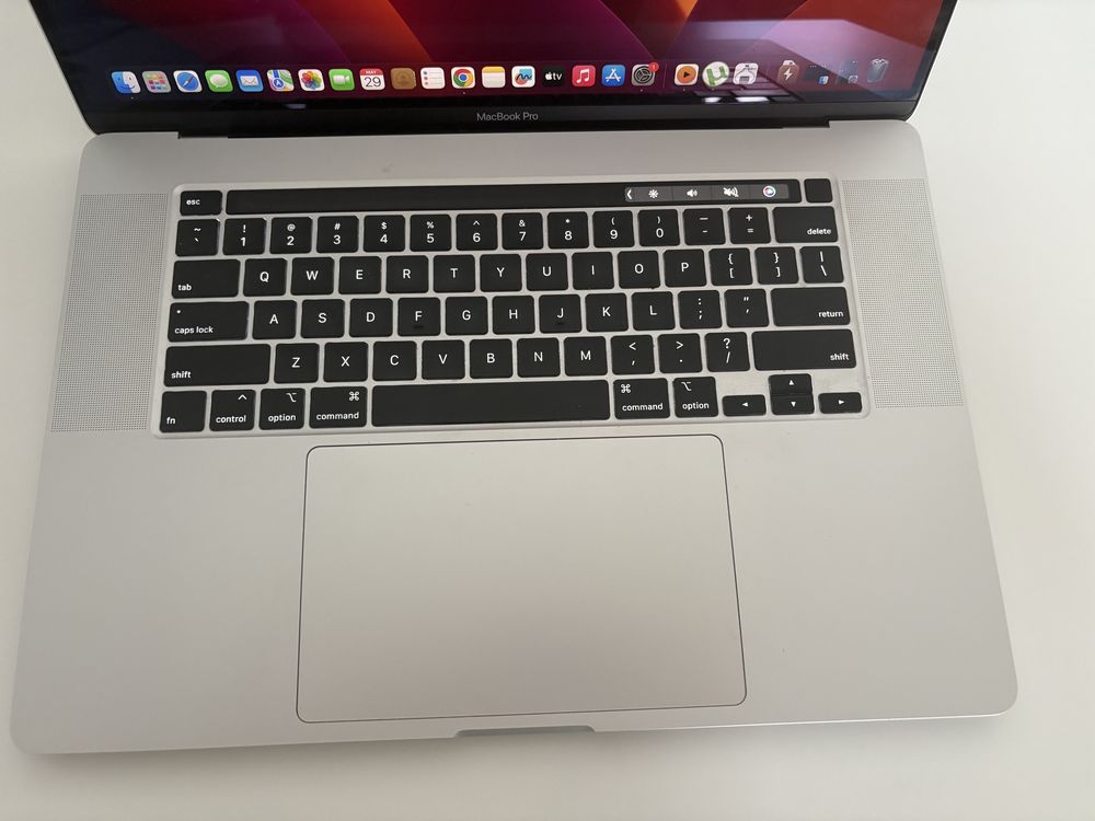 Macbook Pro 16” i9 | 16 / 1024 | 5500M | Stan Bardzo dobry