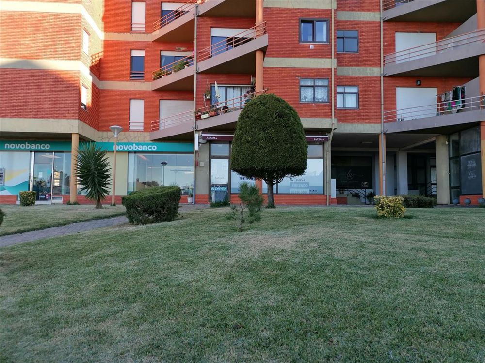 Apartamento arrendado no - Edifício Topázio, Santa Maria de Lamas