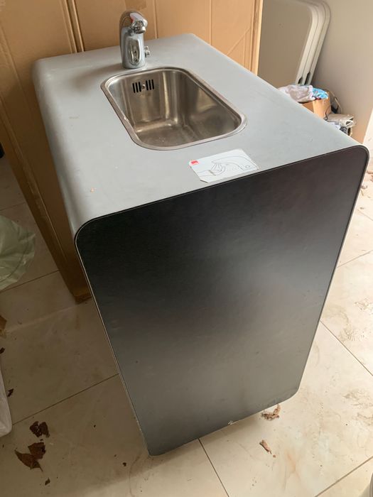 Umywalka przenośna / zlew mobilny bezdotykowy