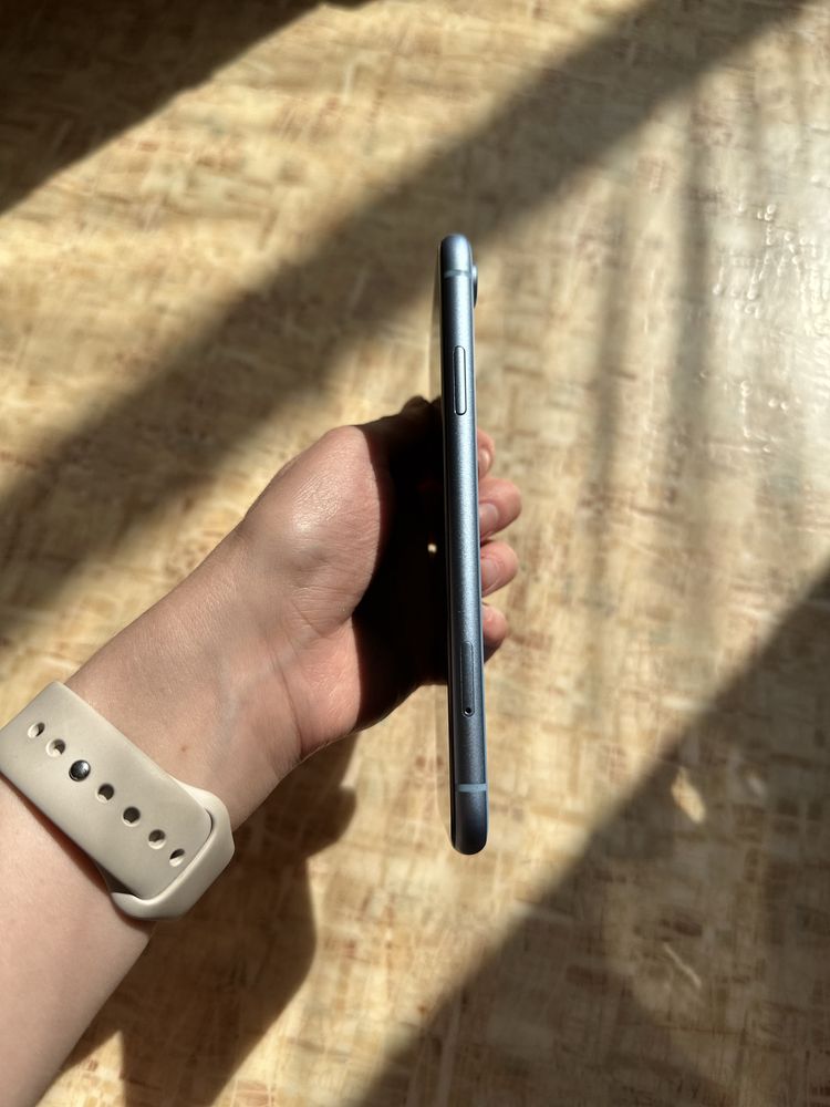 Продам Iphone XR 256gb