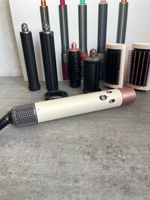 Аналог стайлеру Dyson