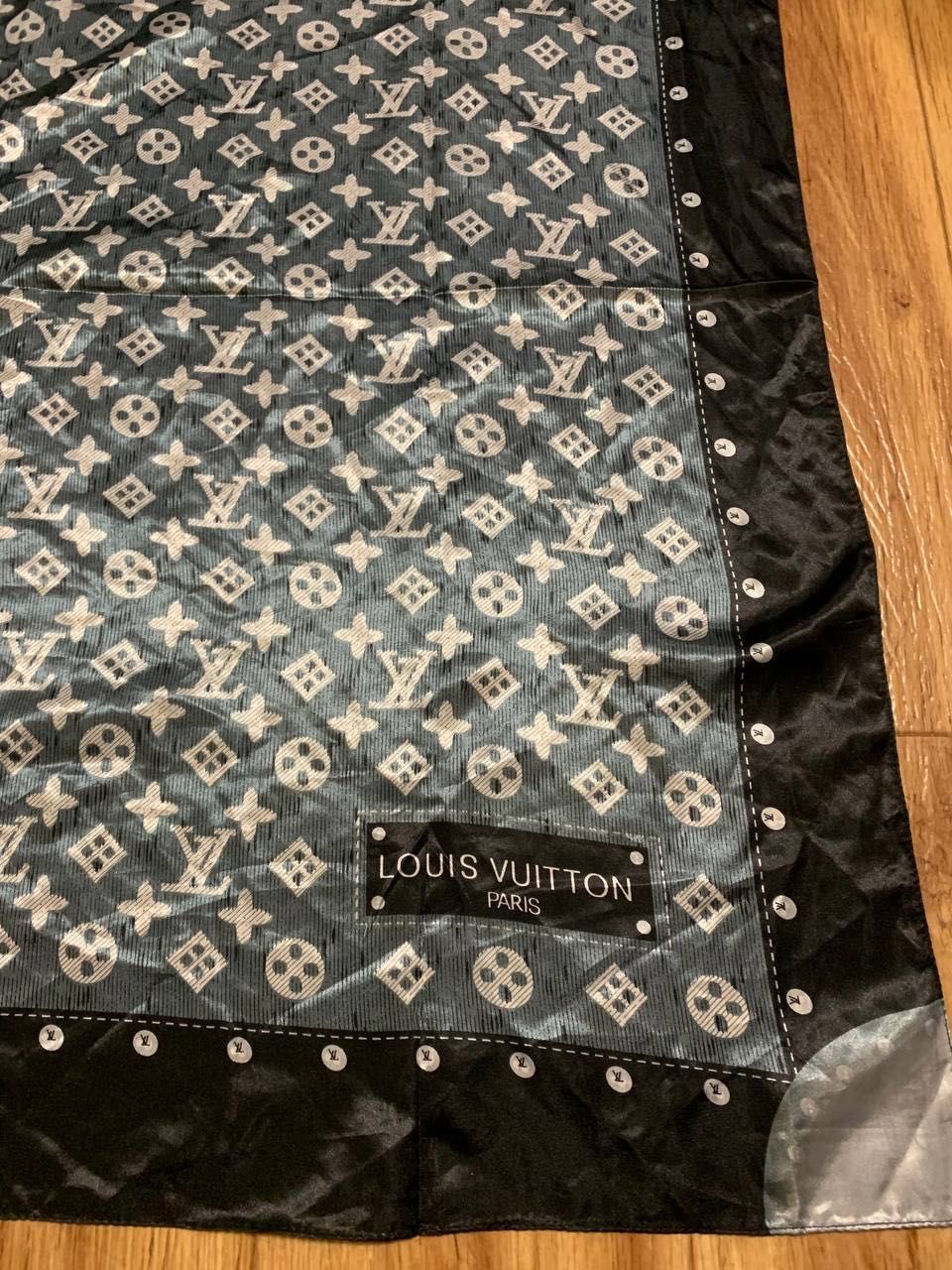 Платок с логотипом Louis Vuitton