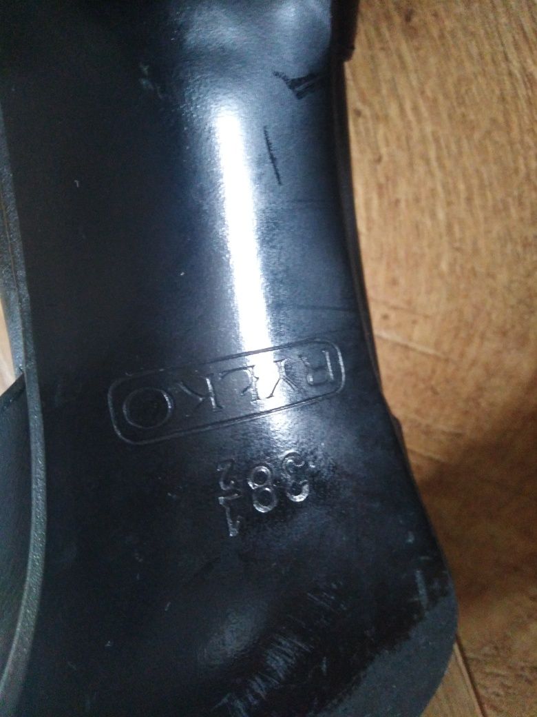 Skórkowe czarne czółenka Ryłko r. 38 1/2