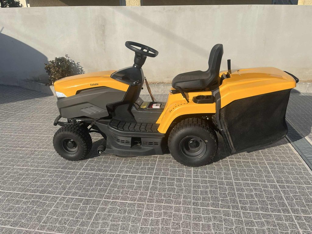 Tractor corta relva