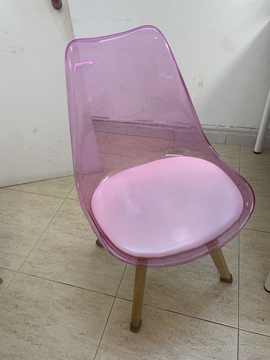 Cadeira Eames transparente