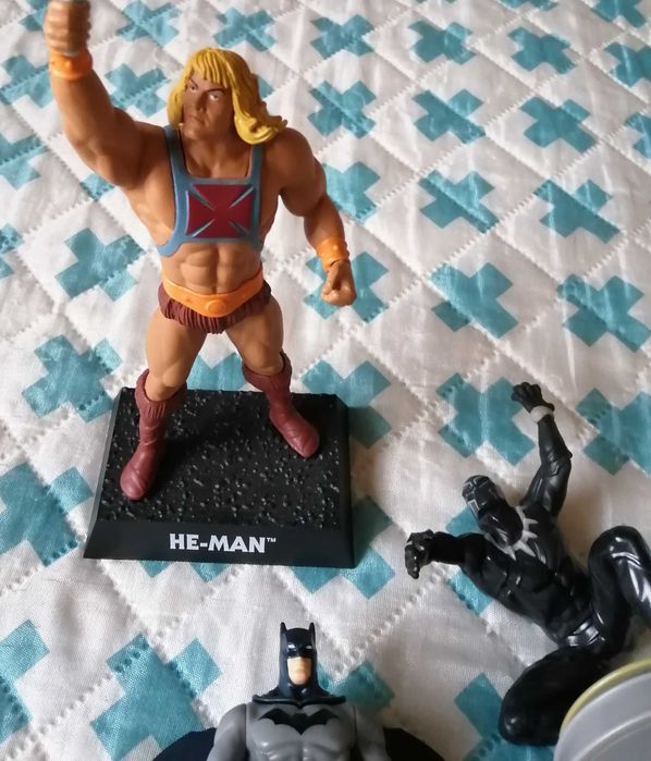 Bonecos de super heróis