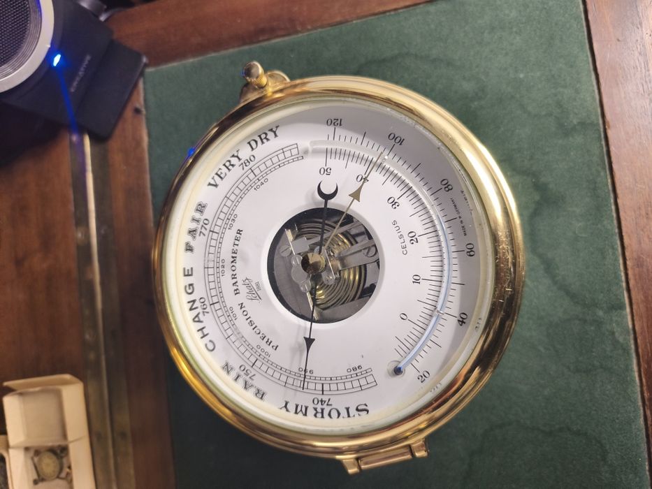 Stary barometr Schatz marynistyka