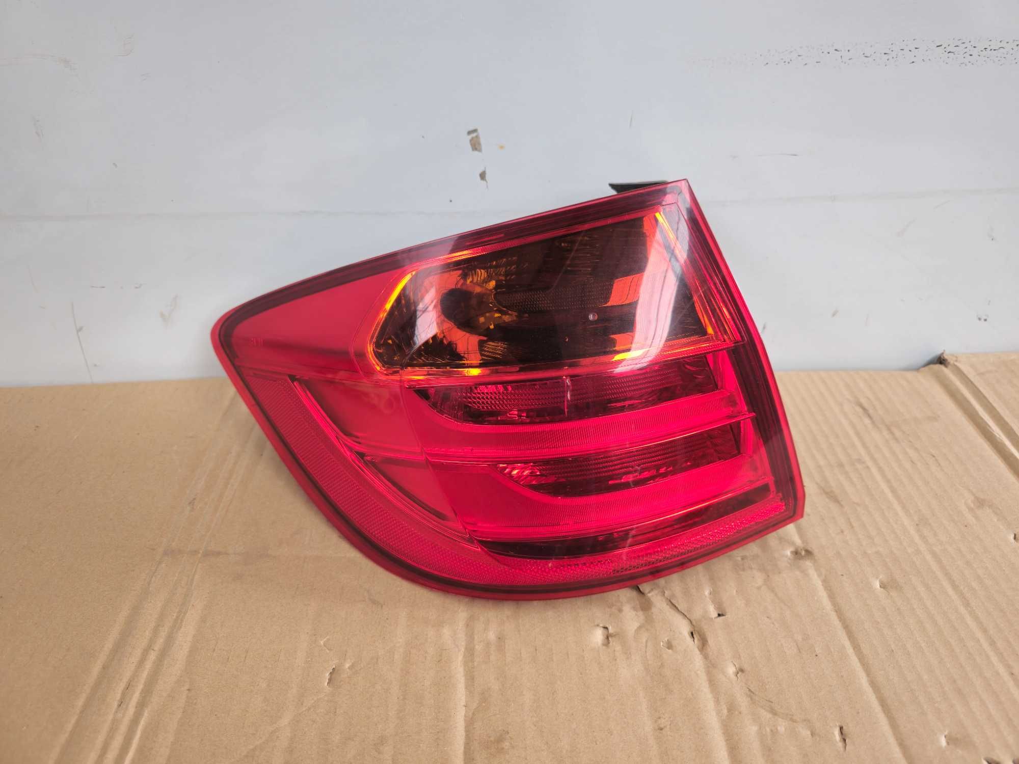 Farolim STOP esquerdo BMW Serie 3 F31 Carrinha (2011 a 2014)