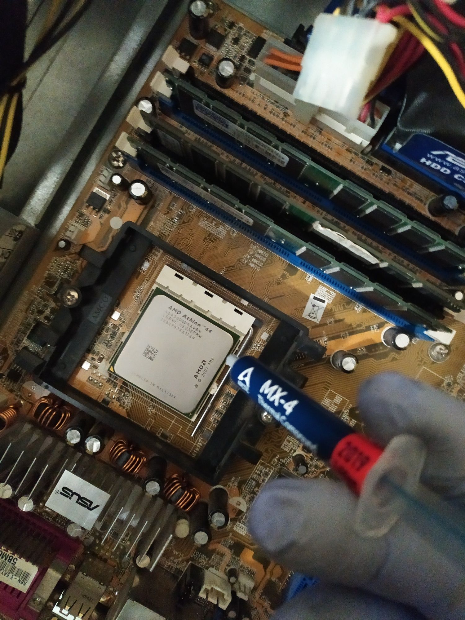 Комплект на Athlon 64/DDR1