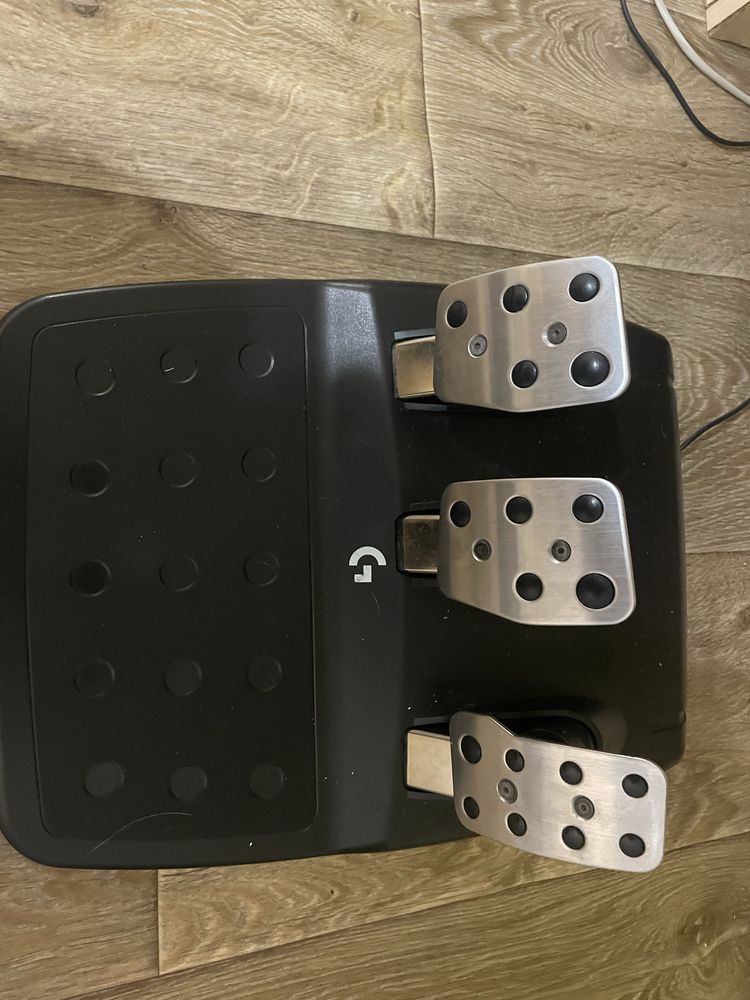 Игровой руль Logitech g923