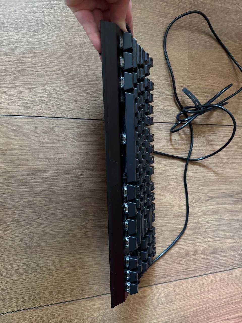Продам клавіатуру Razer BlackWidow V3 TKL