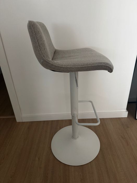 Conjunto de cadeiras alta