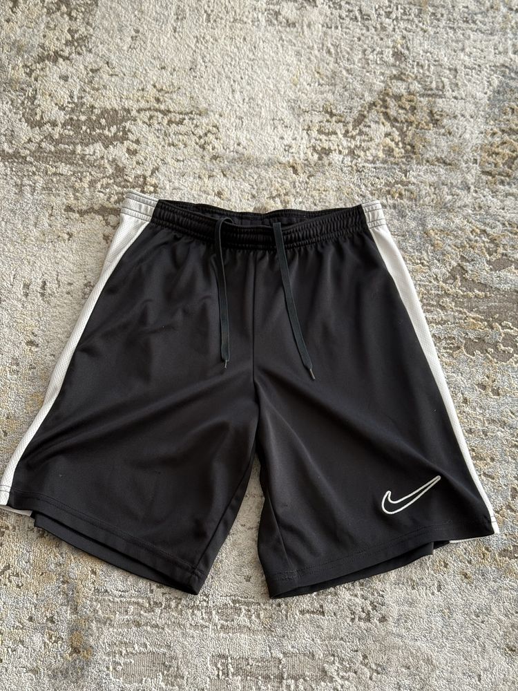 Шорти Nike розмір xs оригінал!