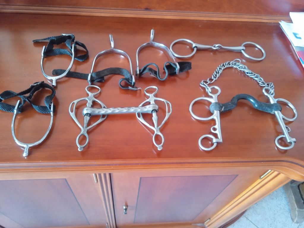 Vendo este material equestre