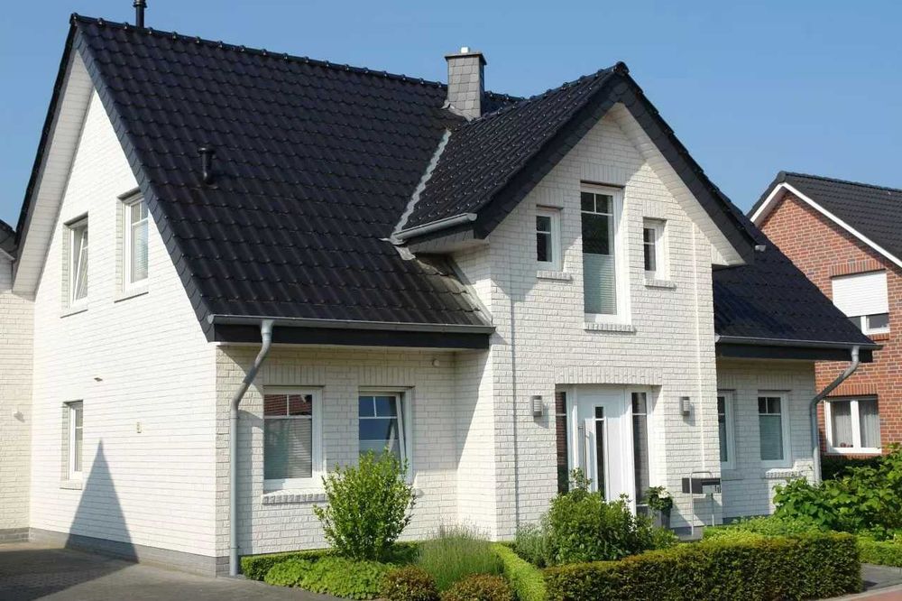 Płytki silikatowe – 250 × 65 × 25 mm, białe, ciosane, młotkowane