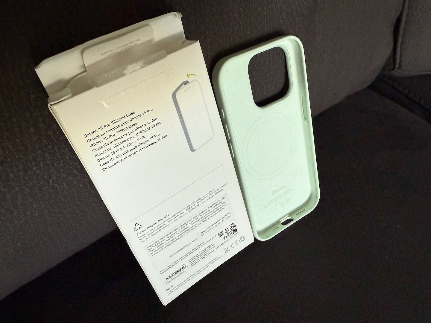 Apple iPhone 15 Pro Capa Original Silicone Soft Mint (Menta)